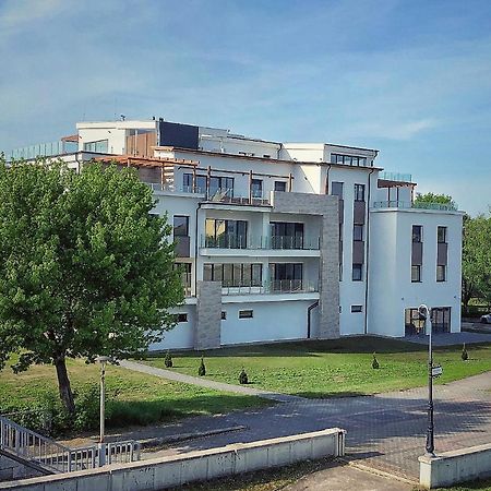 Moment Apartments Szolnok Exterior photo